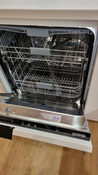 M&M2 Apartment Near Center With Free Parking - Ac Kassa Kültér fotó